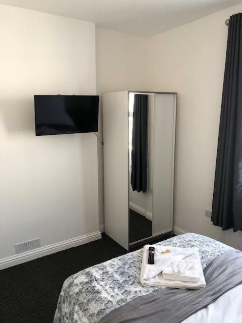 Ocean Holiday Apartments Plymouth Buitenkant foto