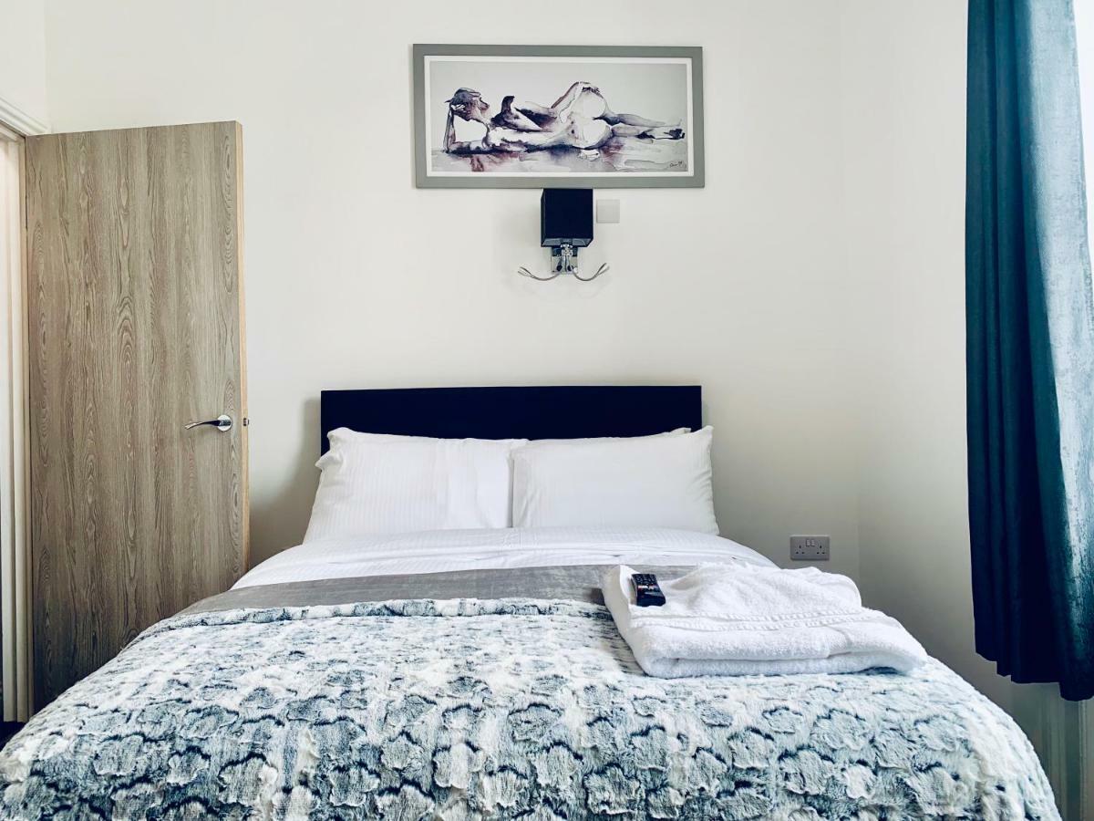 Ocean Holiday Apartments Plymouth Buitenkant foto