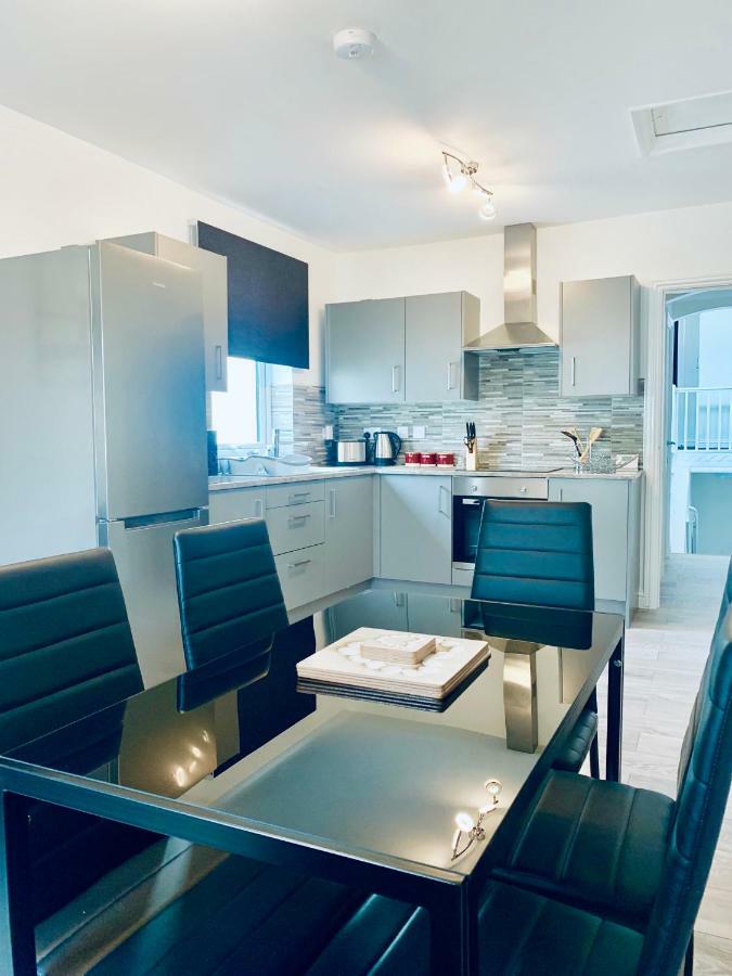 Ocean Holiday Apartments Plymouth Buitenkant foto